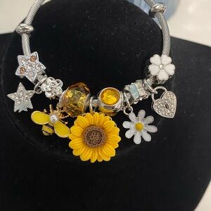 Summertime bracelet perfect for valentines Mother’s Day gift. New